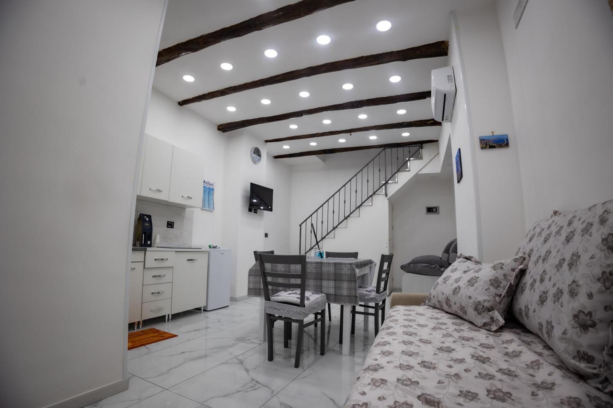 Royal Spaccanapoli Apartman Kültér fotó